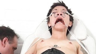 Fetis medis Mei Mara Asia dalam bizarr ekstrim