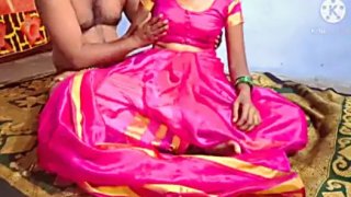 Seks dengan istri Telugu dalam sari merah muda