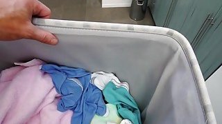 Vagina berbulu gf menggedor di ruang cuci