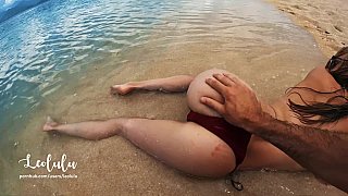 Seks di pantai ¡Sialan liar di sebuah pulau