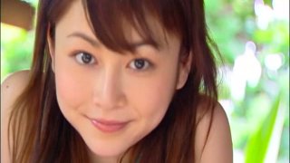 Tempting sweetheart Anri Sugihara wants to show her huge boobs