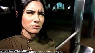 Ambar Pradax Kolumbijsk Diev A Akceptuje Tvrd Jebanie v Menou Za To, e nep jde domov autobusom.chdic